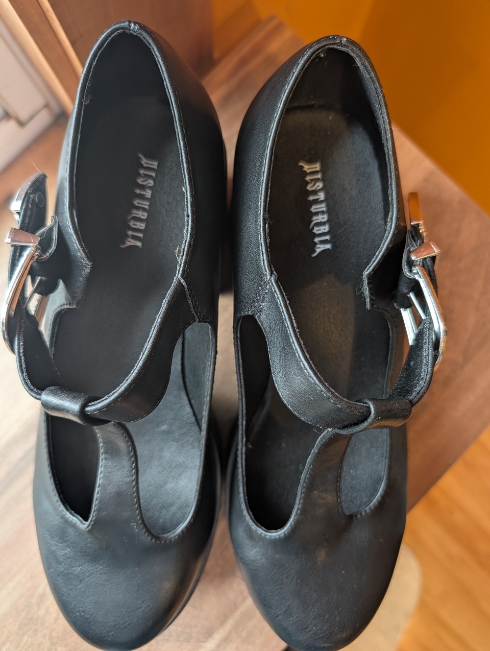 Disturbia Renaissance Platform Mary Jane Heels - Picture 7 of 9